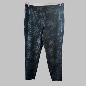 Very Pretty Monochrome Ankle Pants